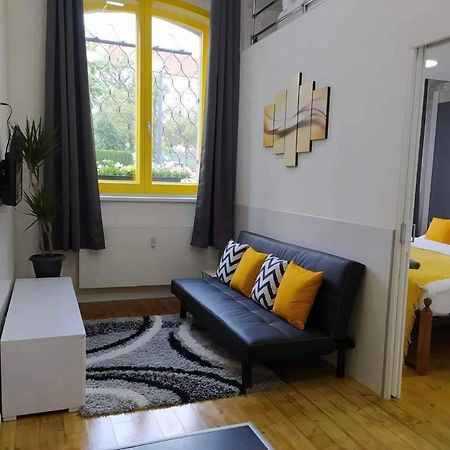 Lyly Apartment - Modern Apartment With Free Parking Praga Exterior foto