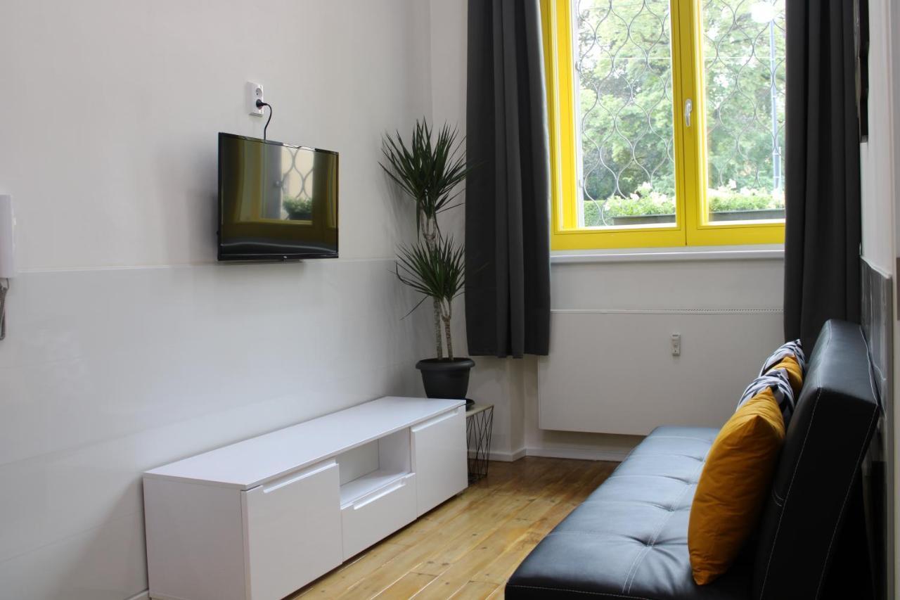Lyly Apartment - Modern Apartment With Free Parking Praga Exterior foto