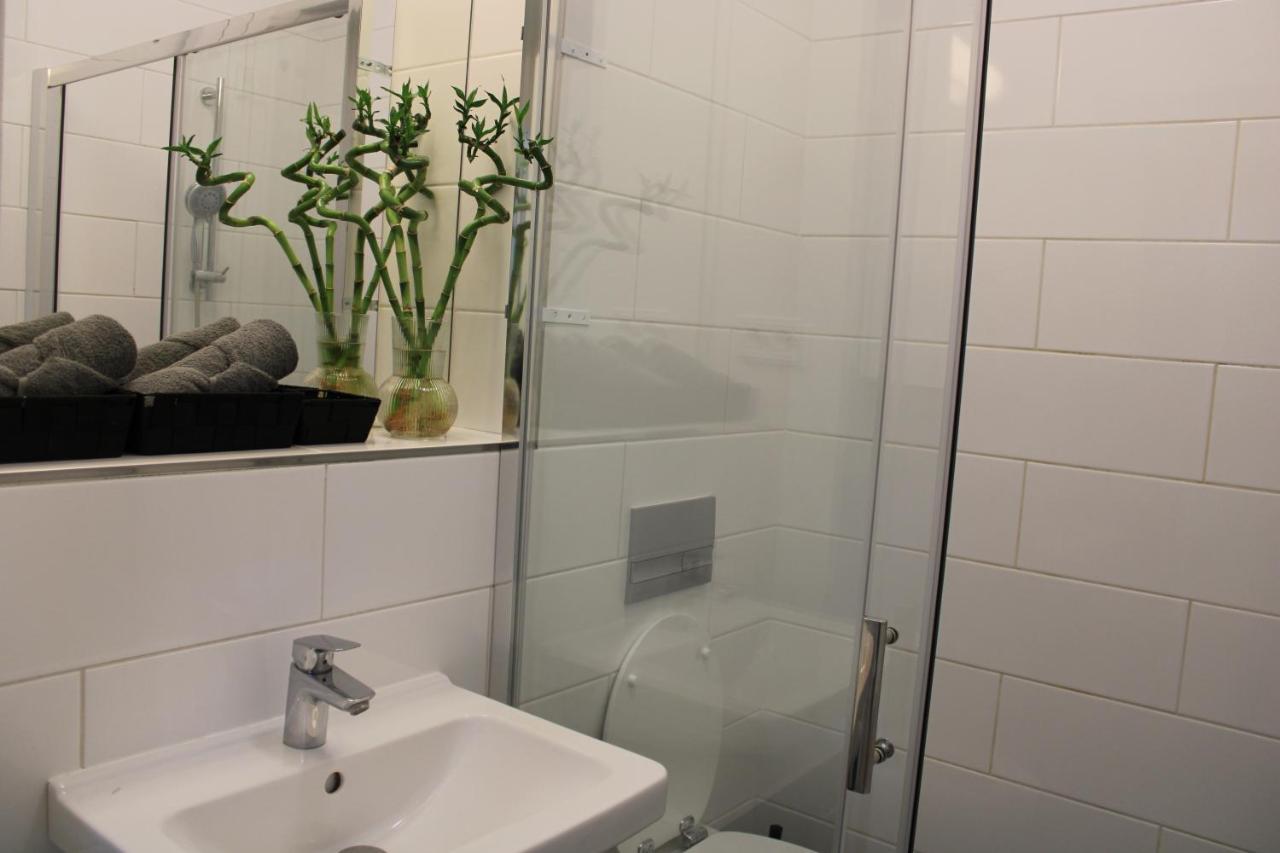 Lyly Apartment - Modern Apartment With Free Parking Praga Exterior foto